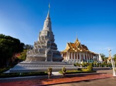 Emirates to restart daily Phnom Penh services via Singapore