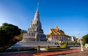 Emirates to restart daily Phnom Penh services via Singapore