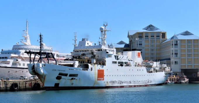 Internet cable repair ship sets sail