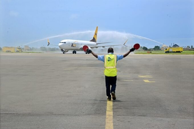 ASKY Airlines Unveils New Boeing 737 Max 8