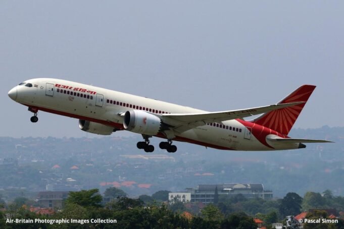 Air India plane carrying 242 passengers crashes