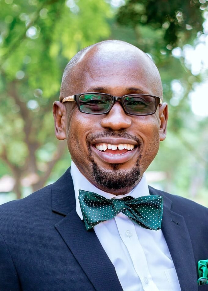 Prof. Hinson Identifies Three Key Causes of Poor Crisis Management Prof. Hinson Identifies Three Key Causes of Poor Crisis Management