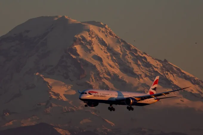 FAA clears Boeing 787 change to fly farther, carry more weight