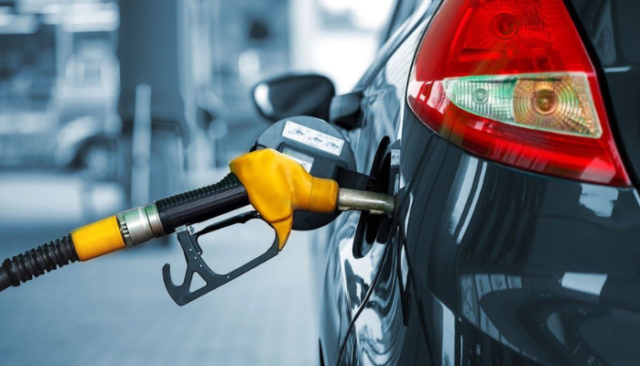 Nigeria Agrees on Fresh Petrol Price Cuts as Falling Crude Oil Eases Costs Nigeria Agrees on Fresh Petrol Price Cuts as Falling Crude Oil Eases Costs